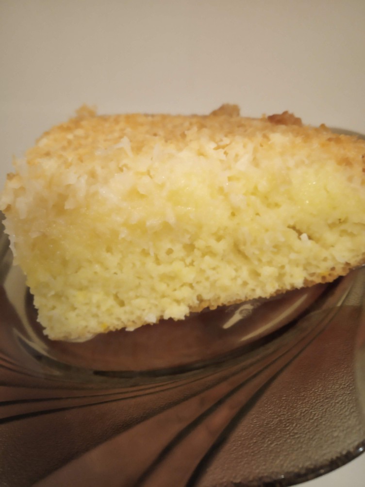 Кокосовый пирог с ванилином на кефире