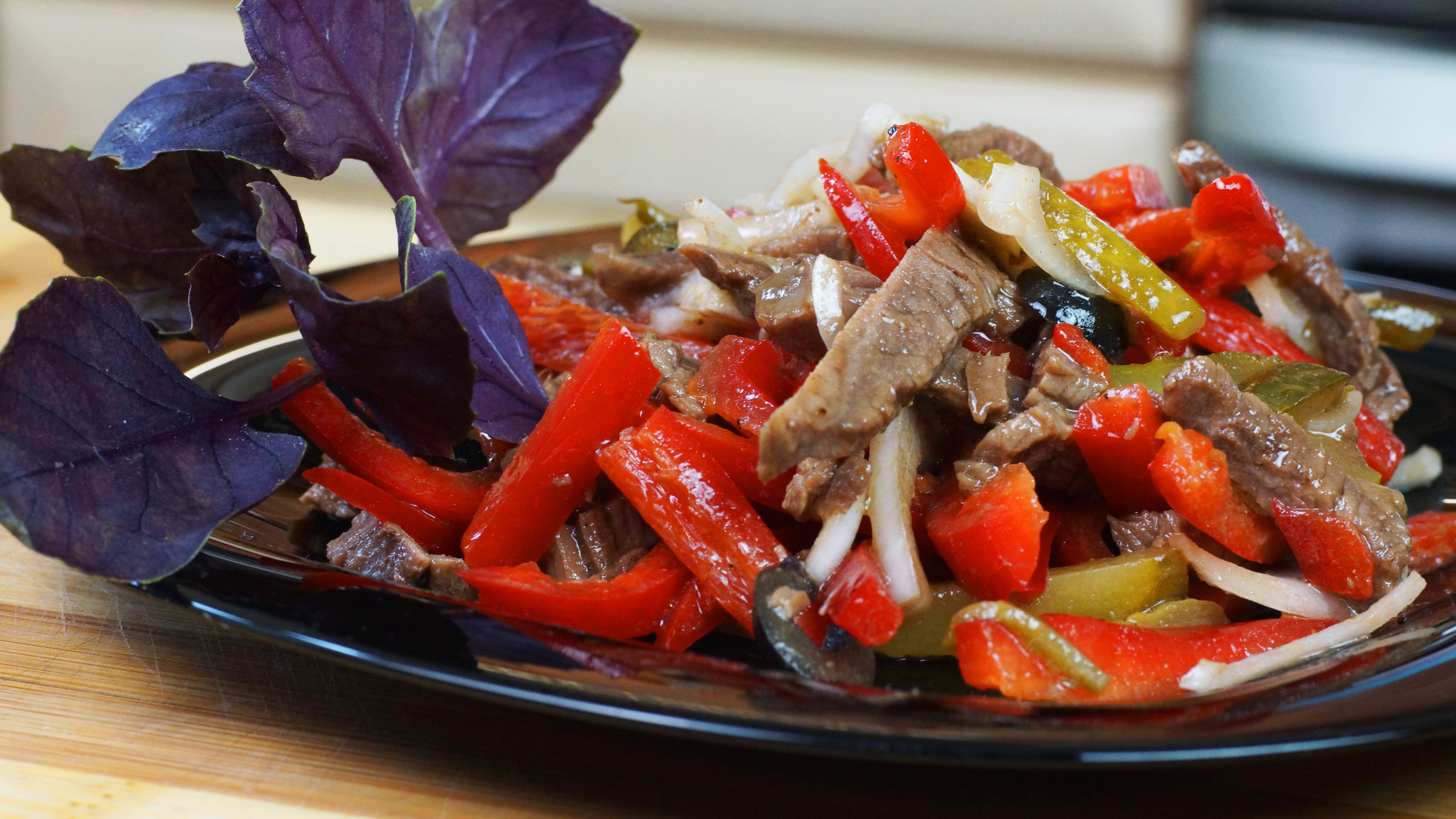 Салат Гранатовая Соломка с Соусом Который Вы полюбите. Быстрый мясной рецепт с овощами