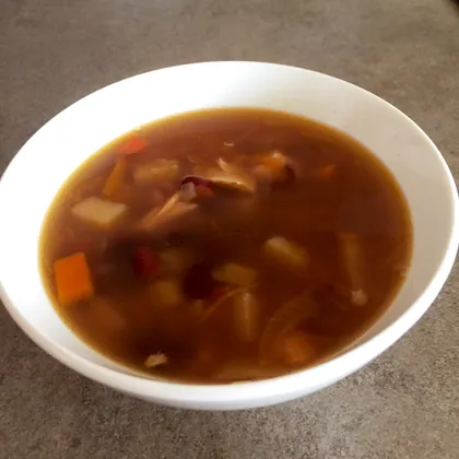 Суп на курином бульоне с красной фасолью