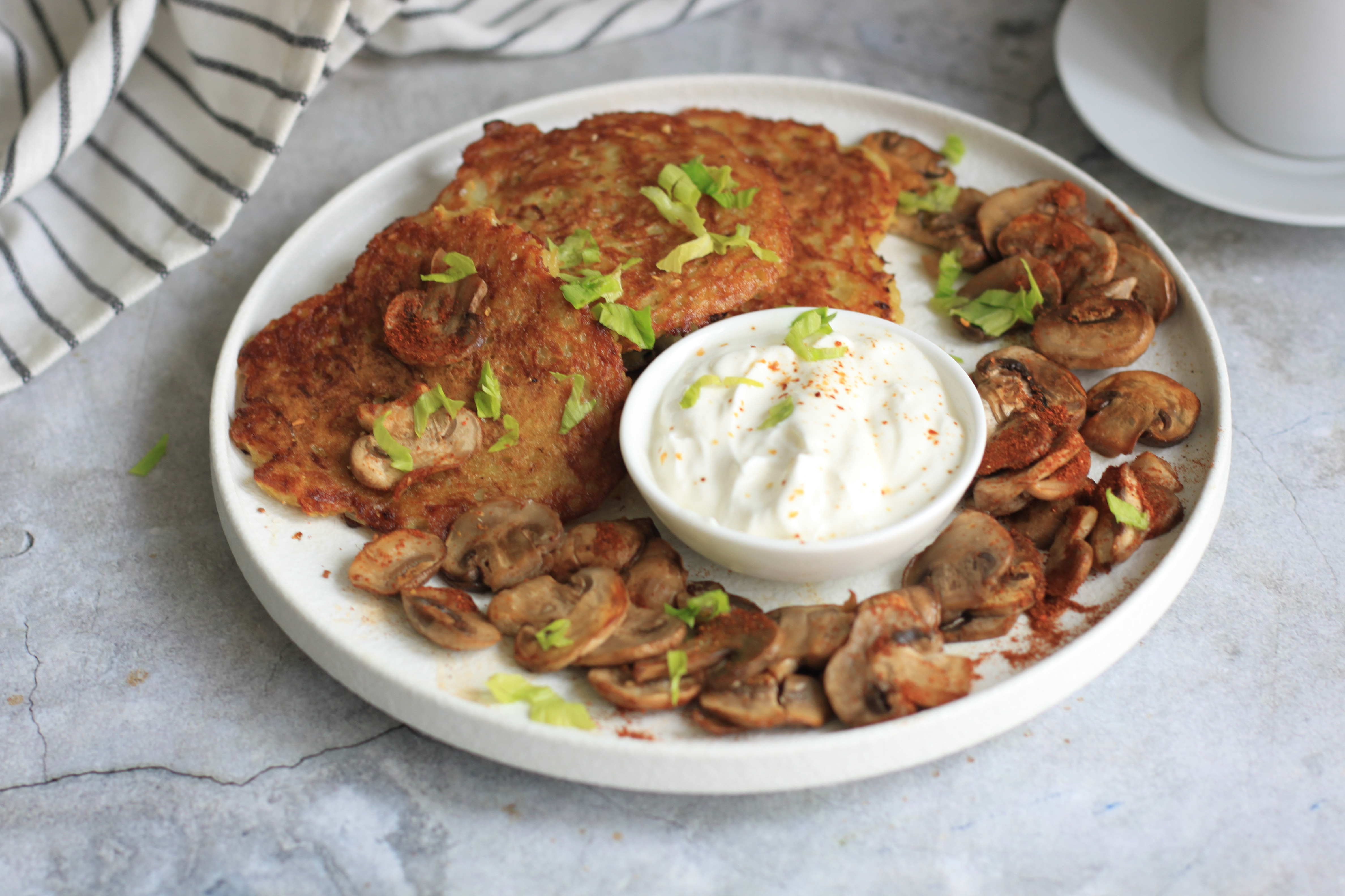 Картофельные оладьи с шампиньонами