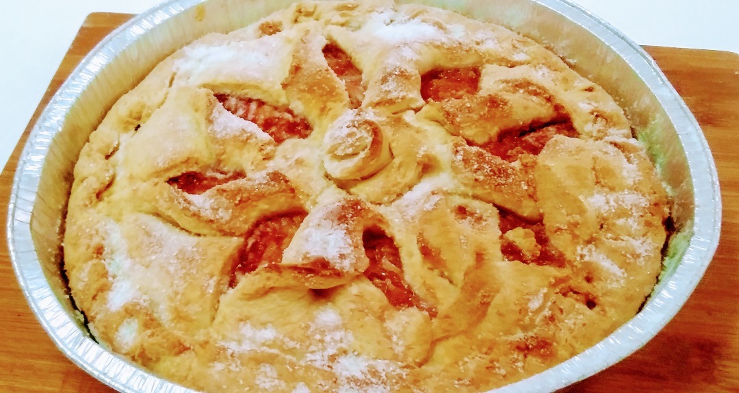 Яблочный пирог с клубничным желе