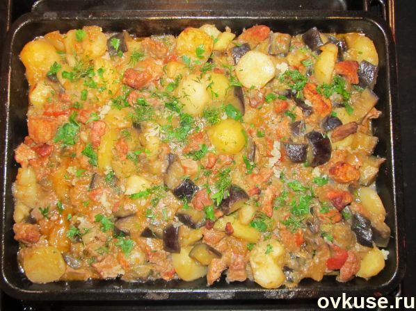 Свинина с баклажанами и картофелем