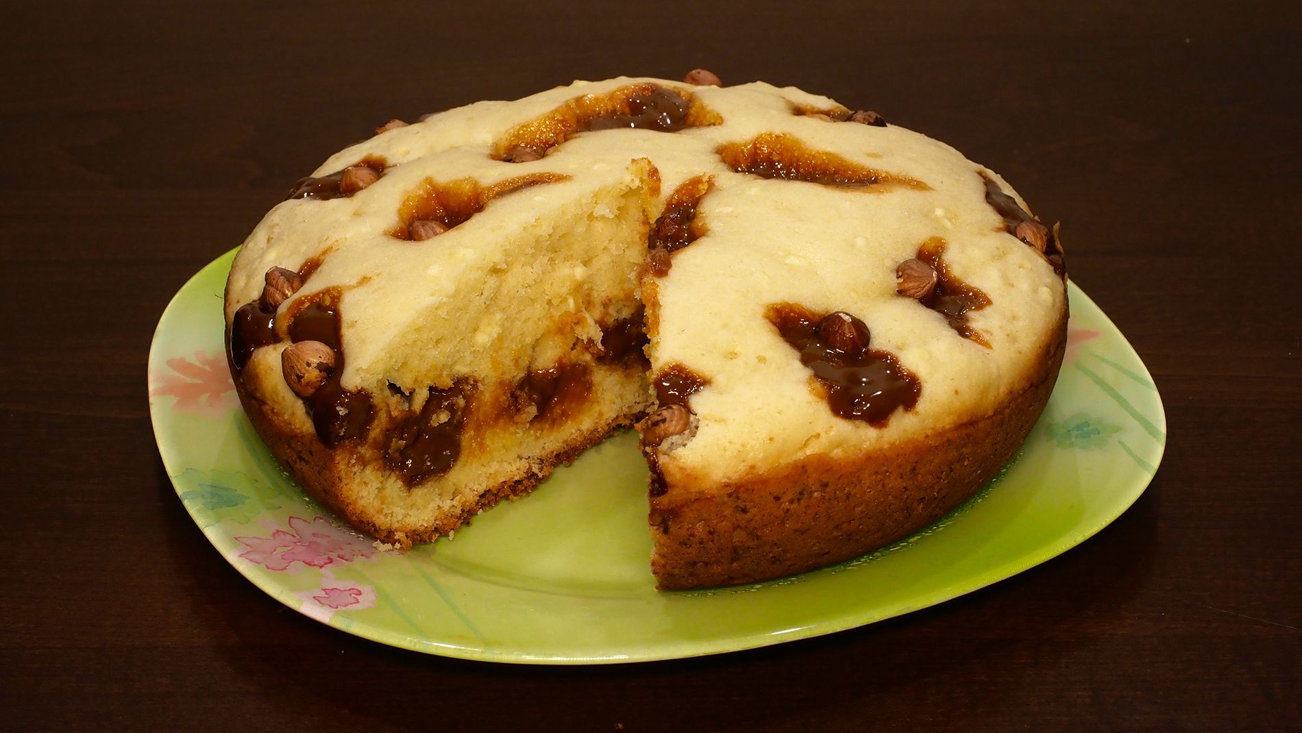 Простой бисквитный торт со сгущенкой - Рецепты в мультиварке Марины Петрушенко