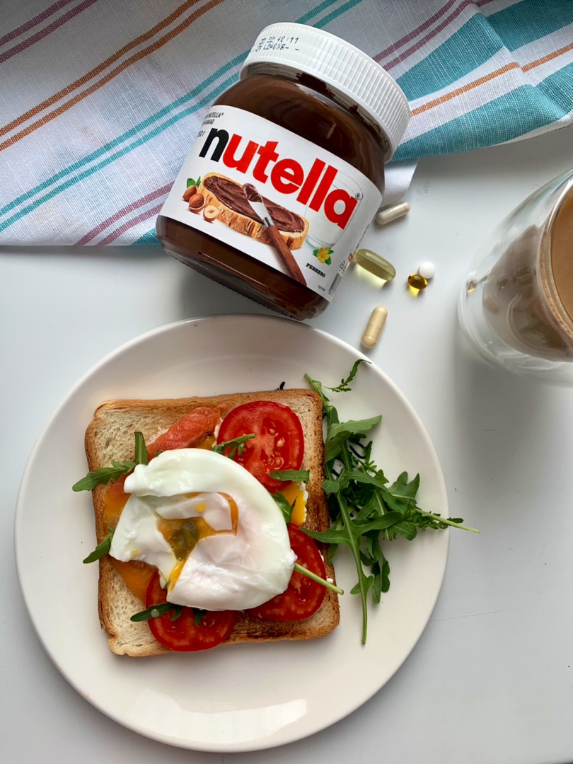 Тост с яйцом пашот