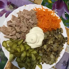 Мясной салат