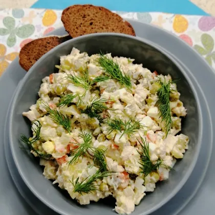 Салат с куриной грудкой, он же оливье, он же зимний 😃