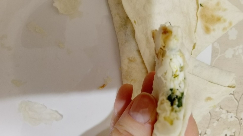 Конвертики из лаваша с творогом, сыром, зеленью