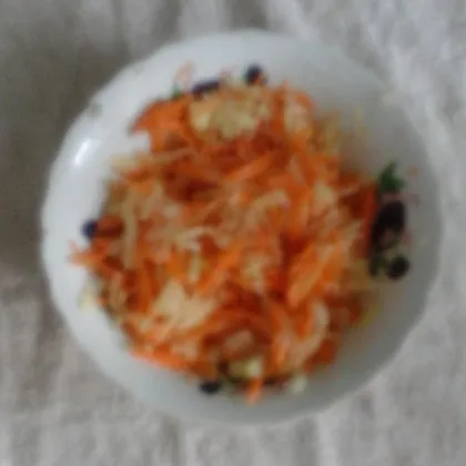 Салат из квашеной капусты с луком