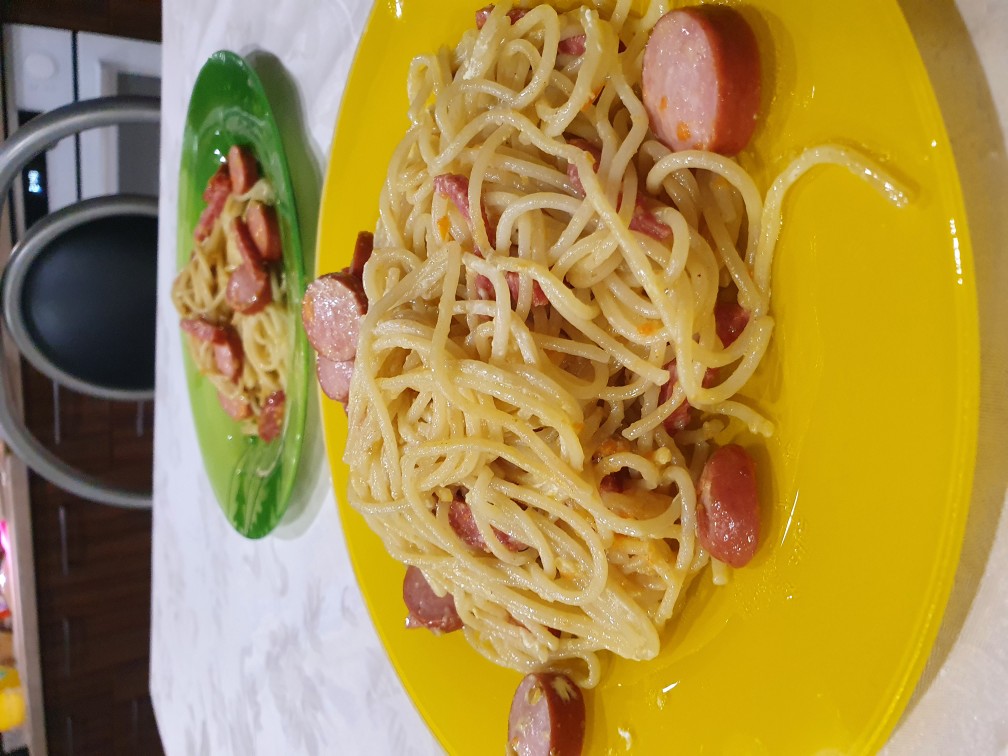 Солянка из спагетти с мясными продуктами