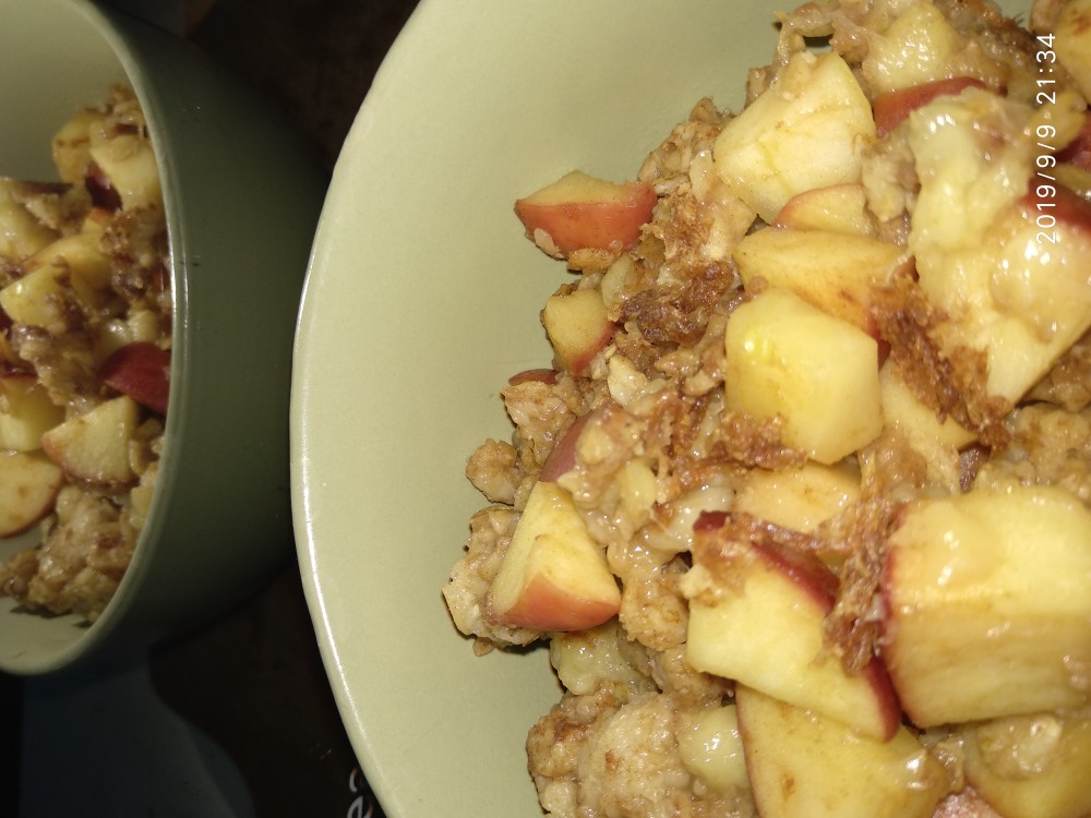 Жареная овсянка с бананом и яблоком пп