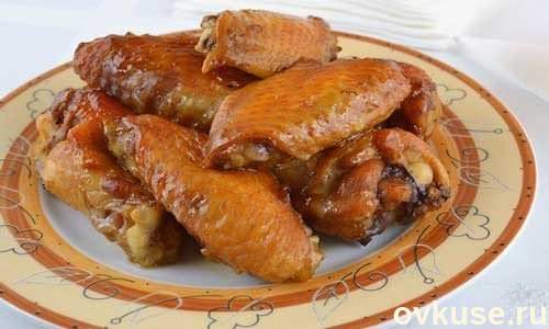 Запеченные куриные крылышки в духовке
