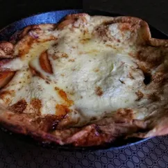 Dutch baby или омлет по-голландски с карамелизированными яблокам