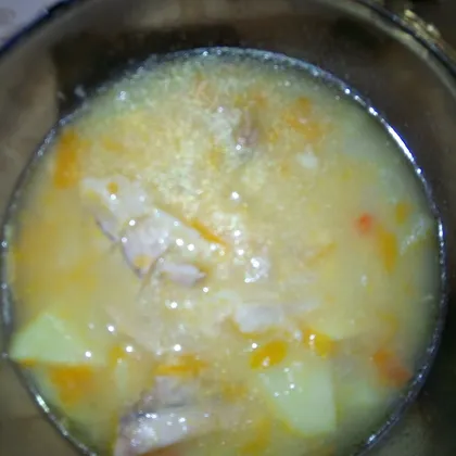 Гороховый суп с курицы и овощами