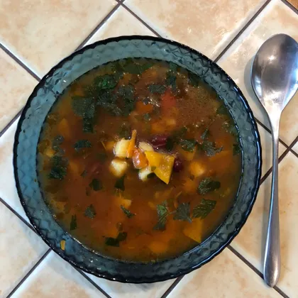 Фасолевый суп с томатом