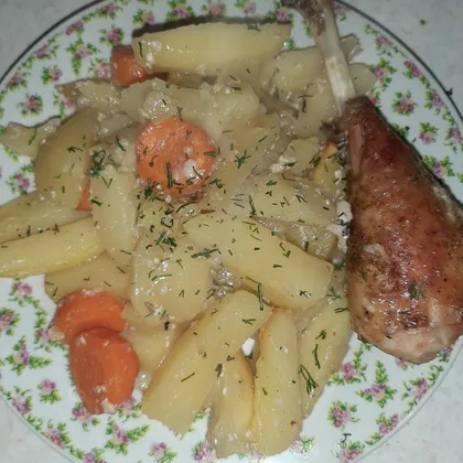 Запечённая курочка с картошечкой и морковкой в духовке
