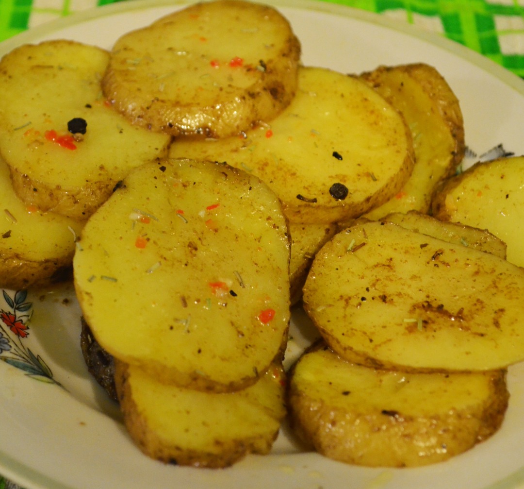 Картофель по-деревенски в микроволновке — рецепт с фото пошагово