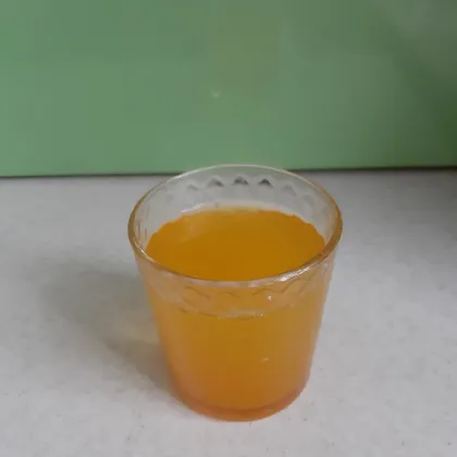 Лимонная вода с куркумой