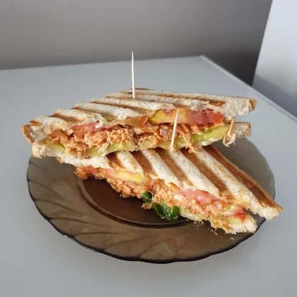 Сэндвич с тунцом-гриль