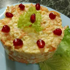 Салат из моркови с сыром и чесноком