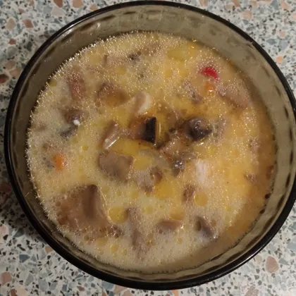 Суп из свежих шампиньонов с сыром