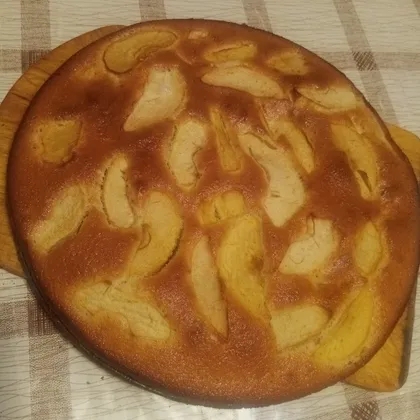 Шарлотка с яблоками