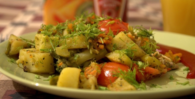 Кабачки с картошкой в мультиварке
