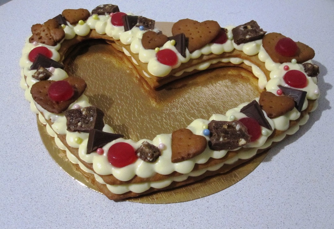 Домашний песочный торт «Сердце»