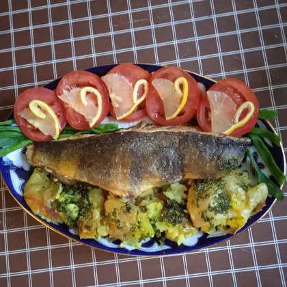 Запечённая рыба с мятой картошкой