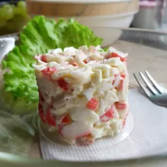 Салат с крабовыми палочками