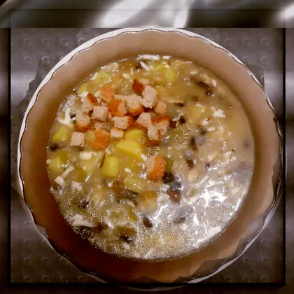 Суп с капустой, грибами, сыром и сельдереем