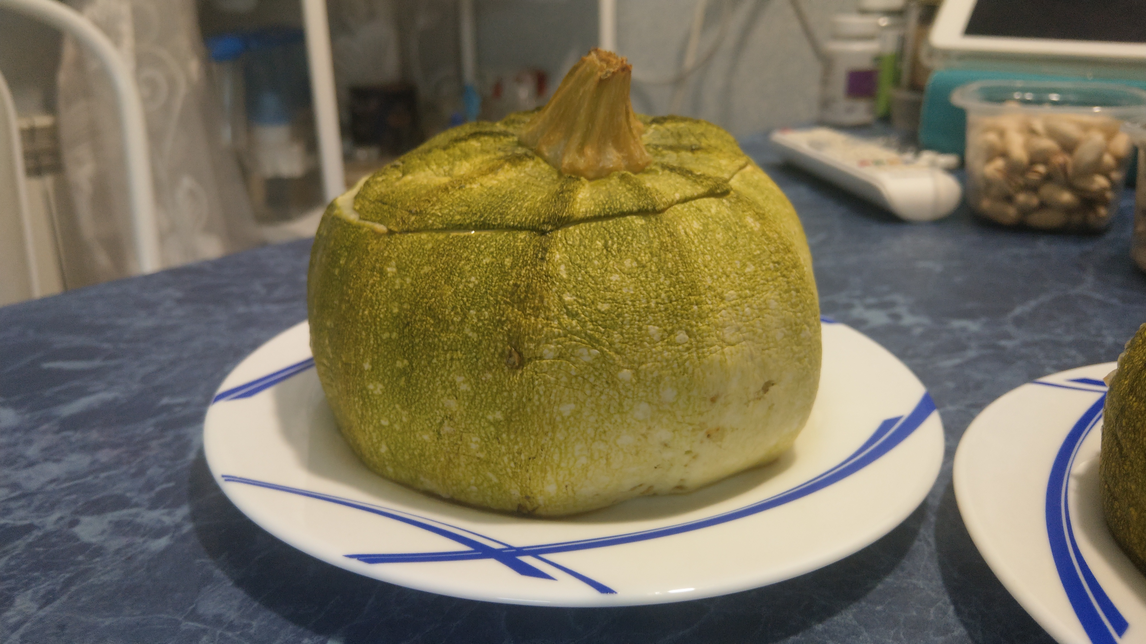 Фаршированный запеченный кабачок - бочонок