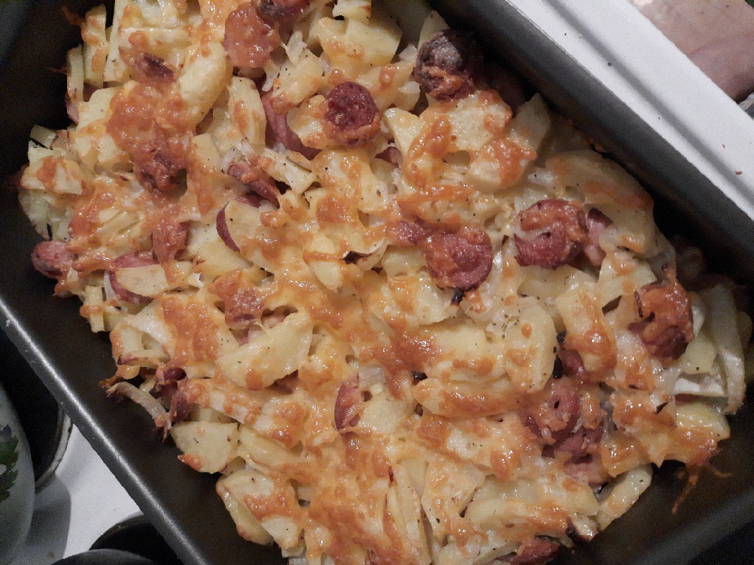 12 лучших рецептов картошки с сосисками в духовке