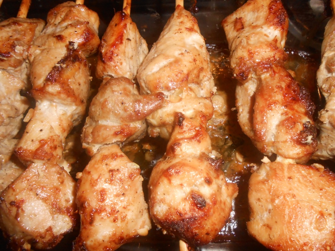 Рецепт шашлыка из курицы с уксусом. Шашлык из курицы в кефире. Шашлык куриный на минералке. Шашлык из курицы с уксусом. Шашлык из курицы на кефире рецепт.
