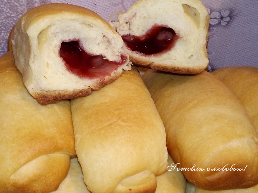 Булочки с клубничной начинкой🍓