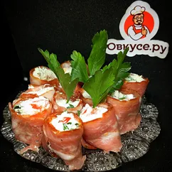 Закуска в сырокопченом беконе