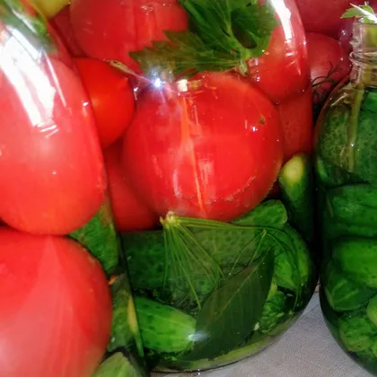 Овощное маринованное ассорти (помидоры, огурцы и тд)