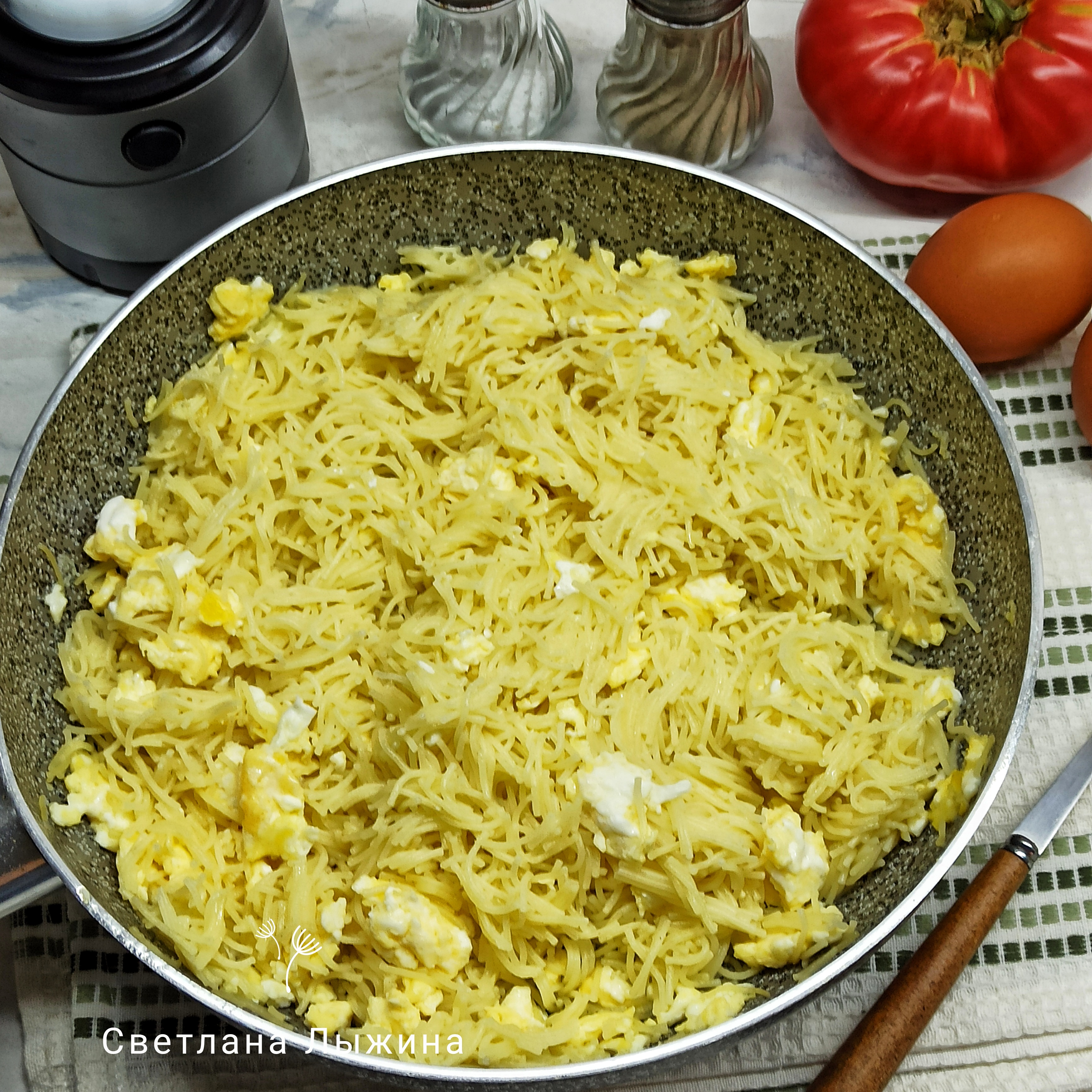 Макароны с сахаром и яйцом