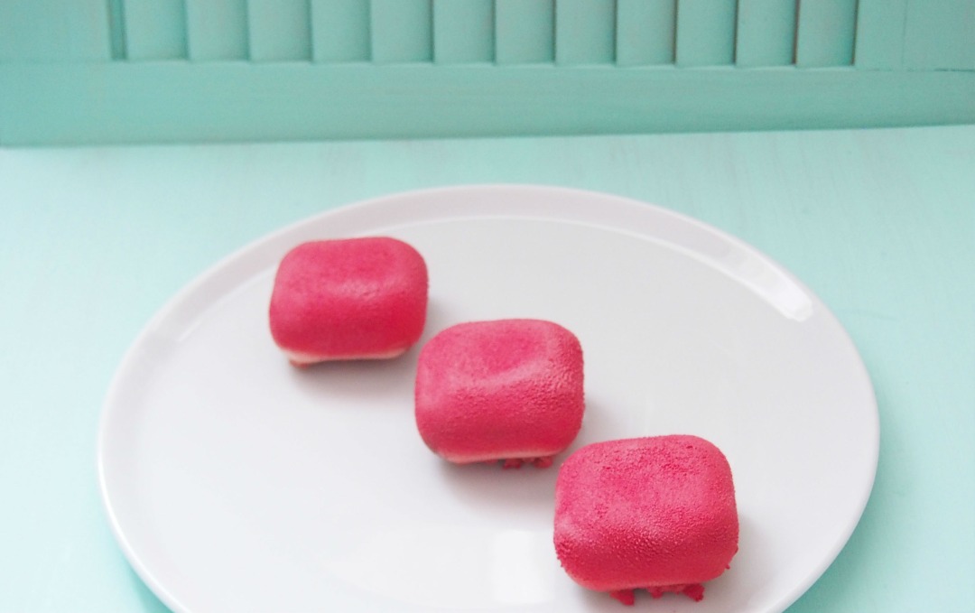 Мусс на заварном креме со смородиновым и шоколадным кремю