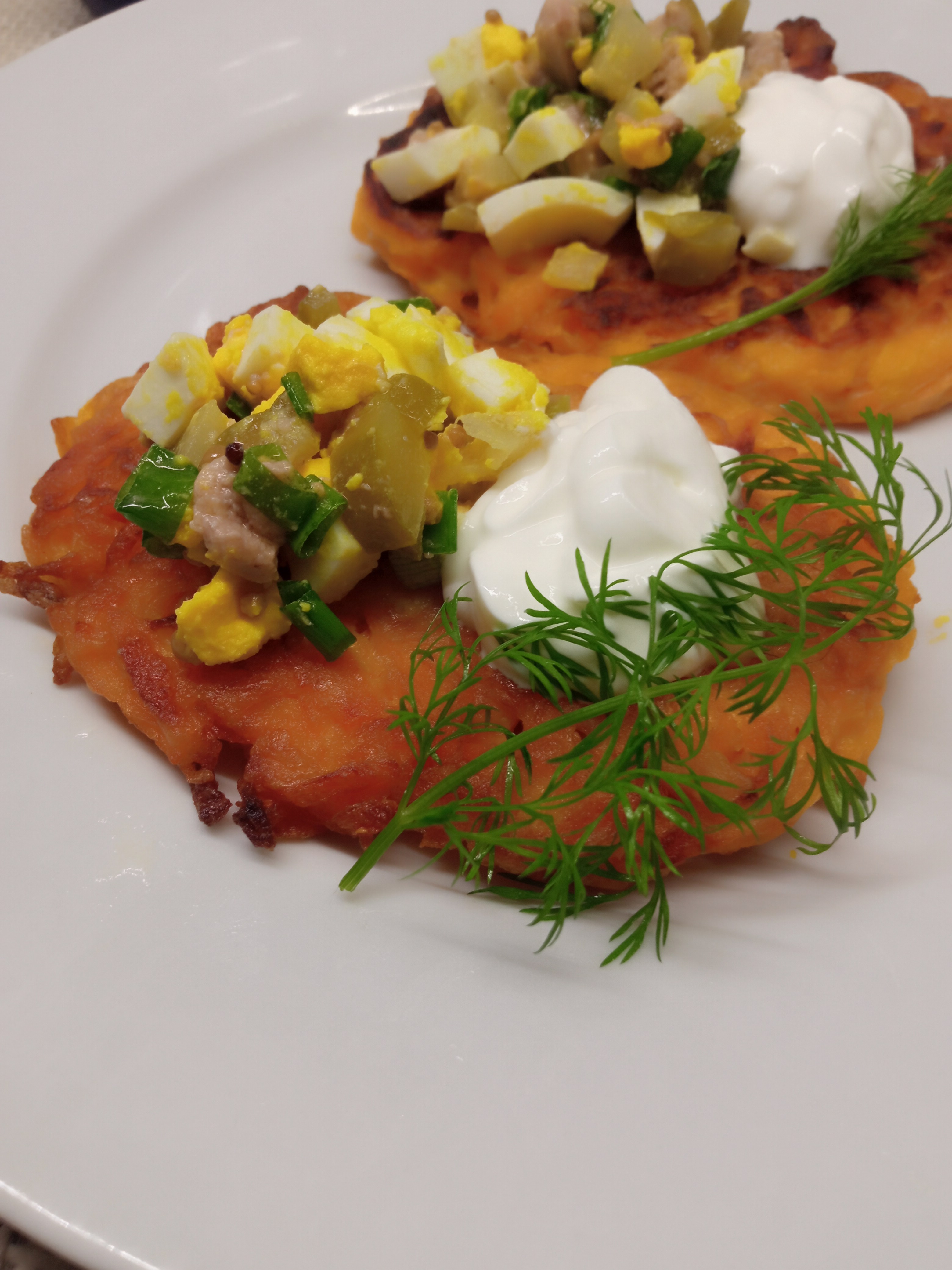 Тыквенные драники с топингом из печени трески 