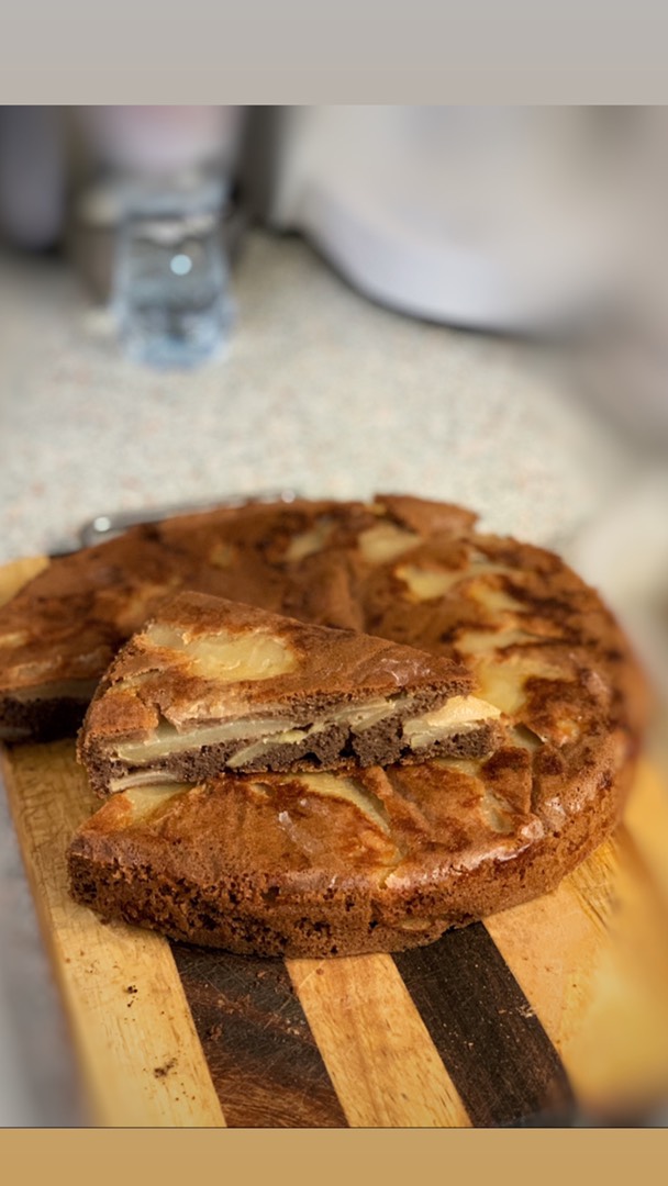 Шоколадная шарлотка с яблоками и какао в духовке: рецепт + 9 пошаговых фото