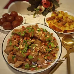 Хазани хоровац (мясо тушёное в гранатовом соке)