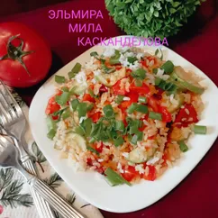 Кабачки тушёные с овощами и рисом