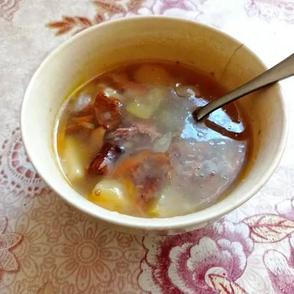 Гречневый суп с лисичками и кабачком