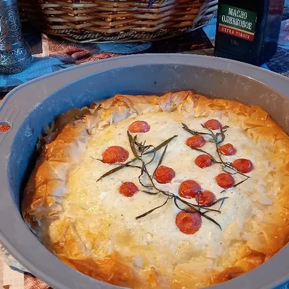 Пирог с брынзой и томатами