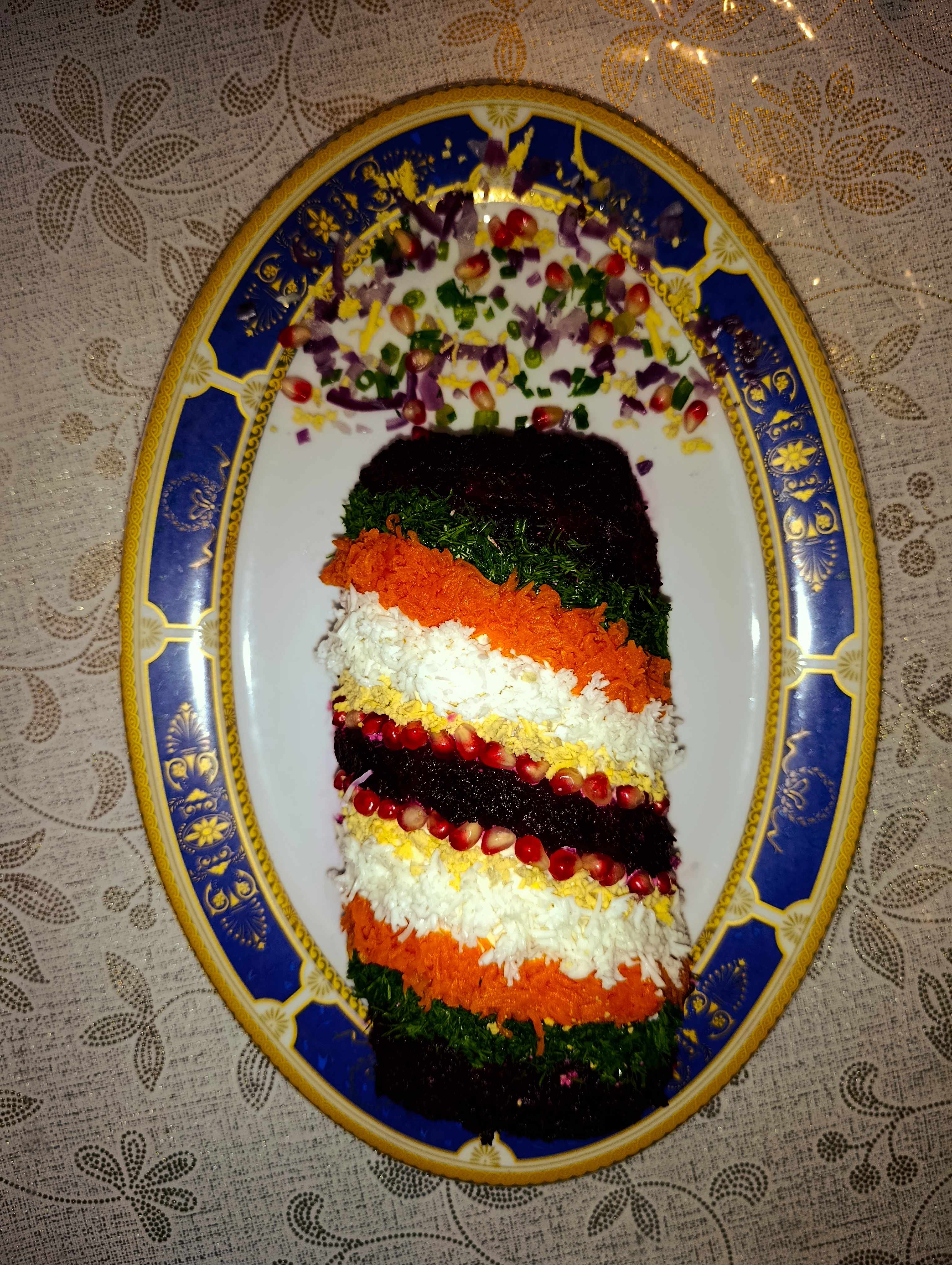 Салат "Новогодняя хлопушка"