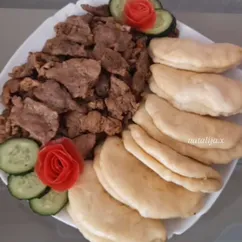  Мясо по-Амировски с булочками на пару