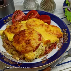 Кабачковая запеканка с фаршем, помидорами и сыром
