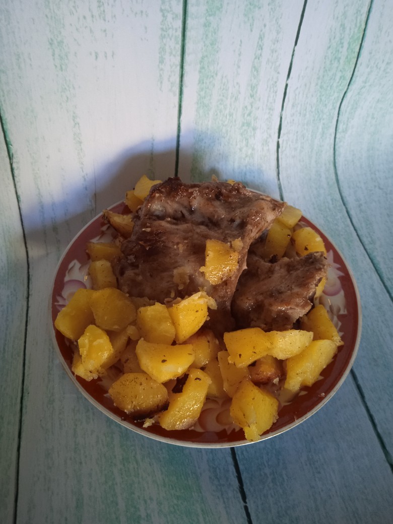 Рёбрышки с картофелем в фольге