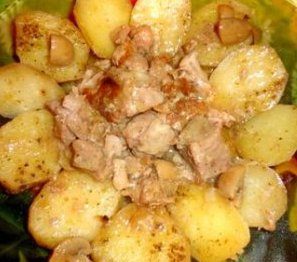 Тушеная свинина с картофелем в мультиварке