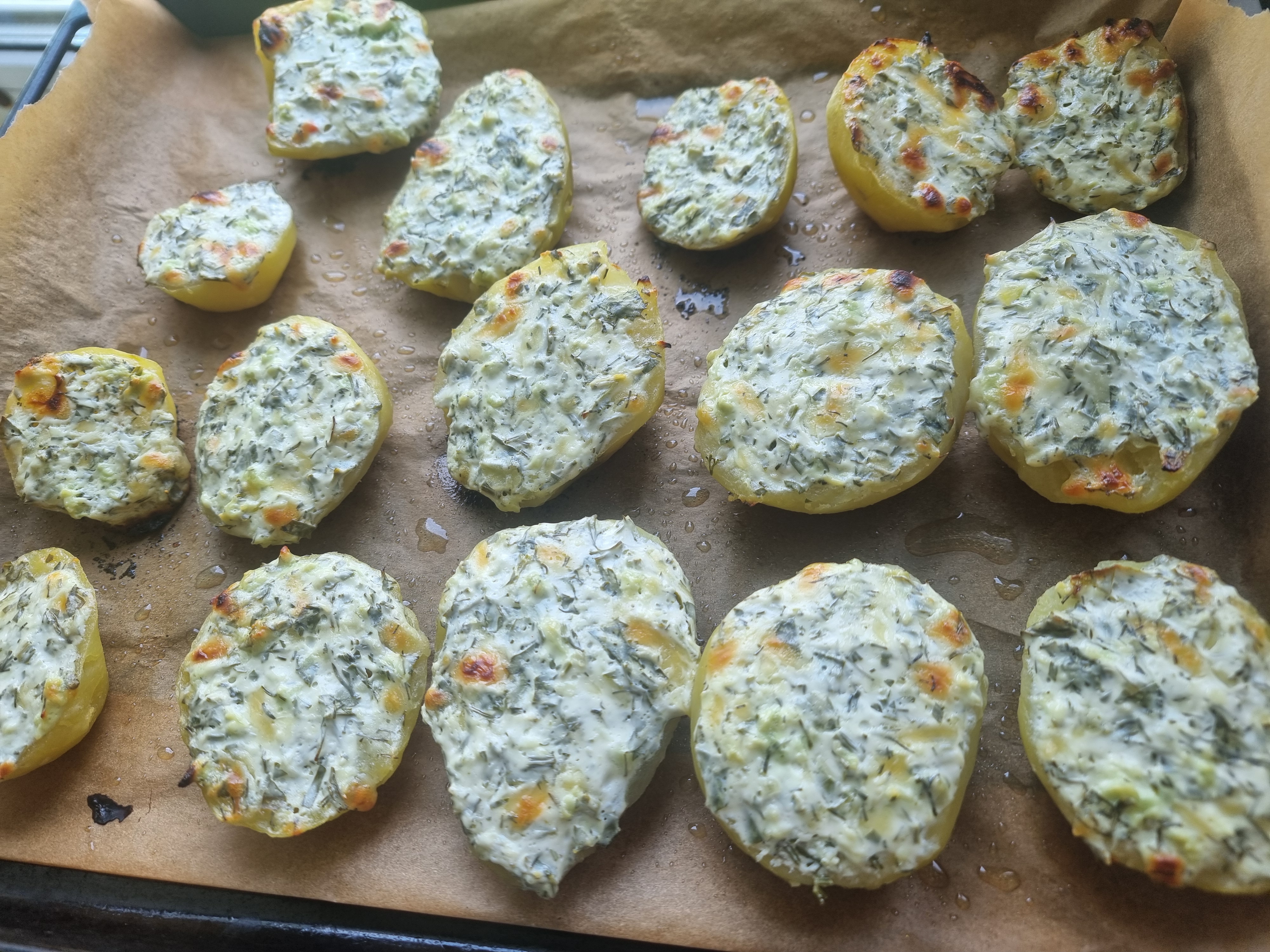 Картофель на гарнир с греческим соусом